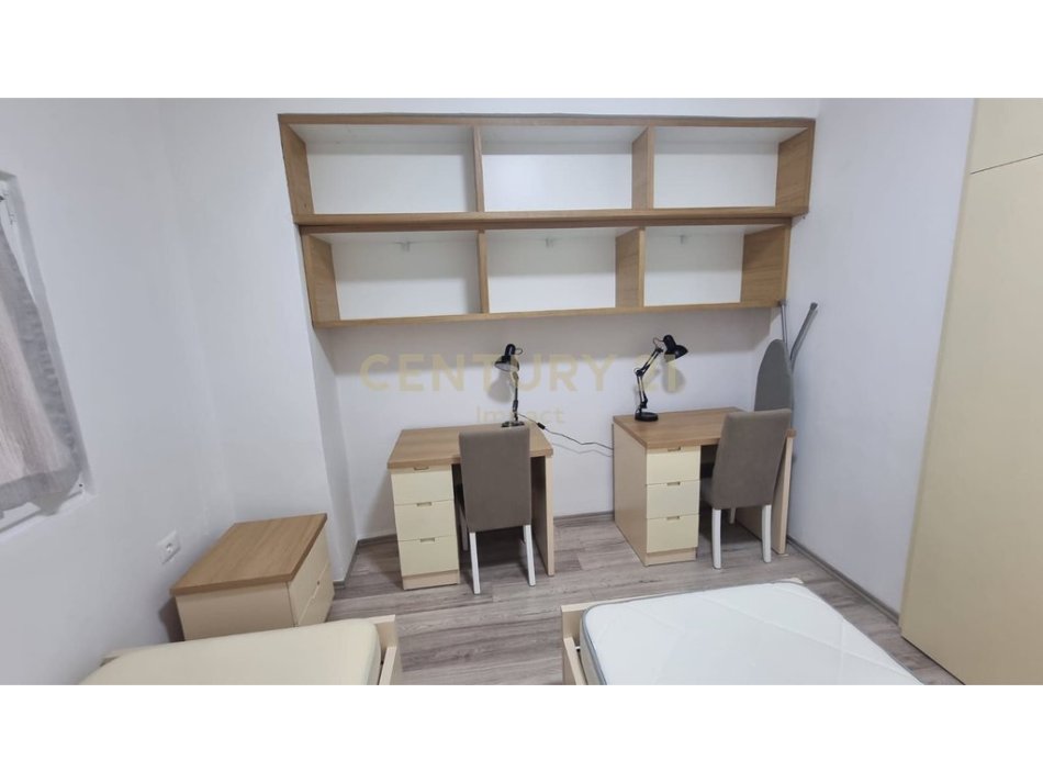 Tirane, jepet me qera apartament 2+1 Kati 1, 45 m² 450 € (Rr. 5 Maji)