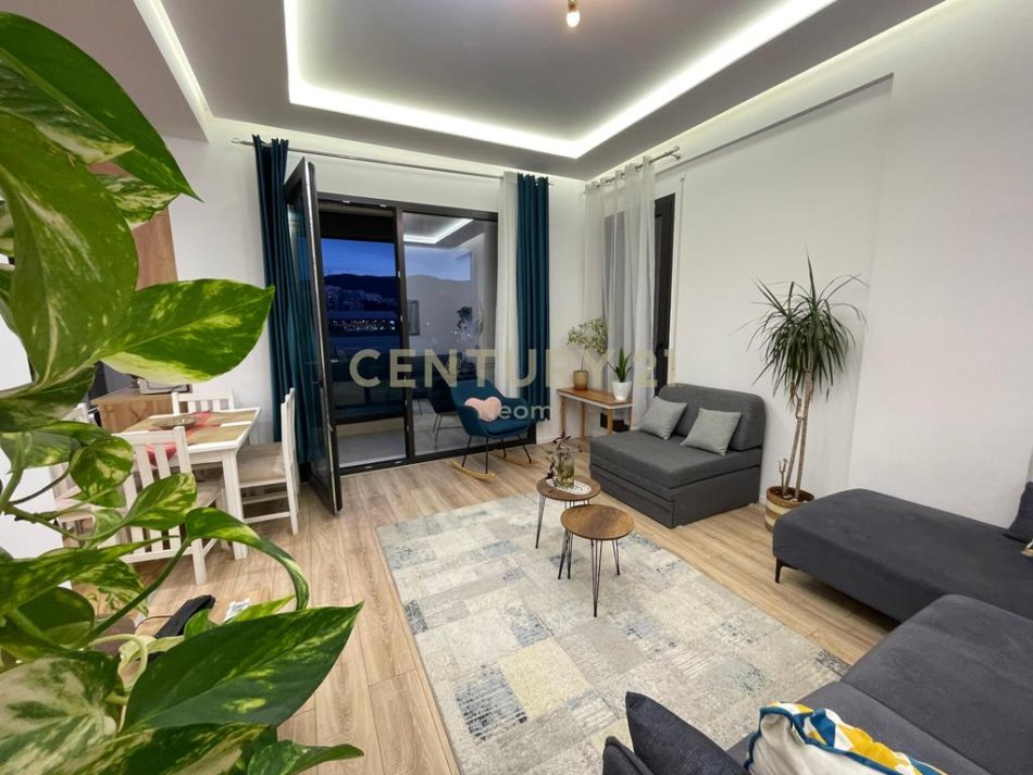 Tirane, jepet me qera apartament 2+1 Kati 3, 115 m² 1.500 € (RRUGA E KOSOVARËVE)