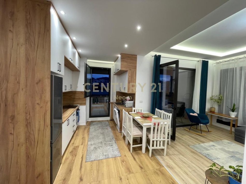 Tirane, jepet me qera apartament 2+1 Kati 3, 115 m² 1.500 € (RRUGA E KOSOVARËVE)