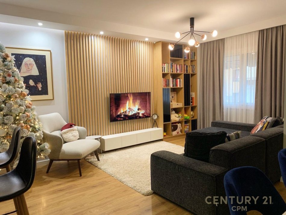 Tirane, jepet me qera apartament 2+1 Kati 4, 110 m² 800 € 