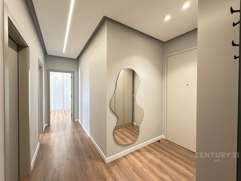 Tirane, jepet me qera apartament 2+1 , 102 m² (Foleja e Gjelber, Zogu i Zi)