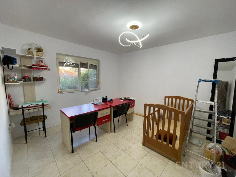 Tirane, shitet apartament 3+1 , 110 m² 150.000 € (Ali Demi)