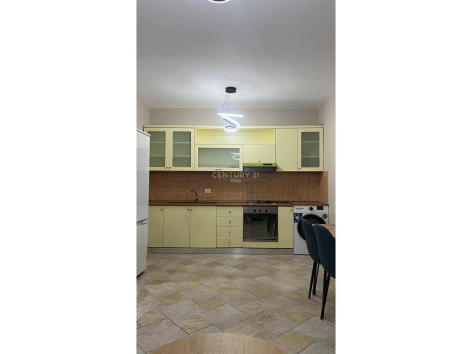 Tirane, jepet me qera apartament 1+1 Kati 15, 59 m² 650 € 