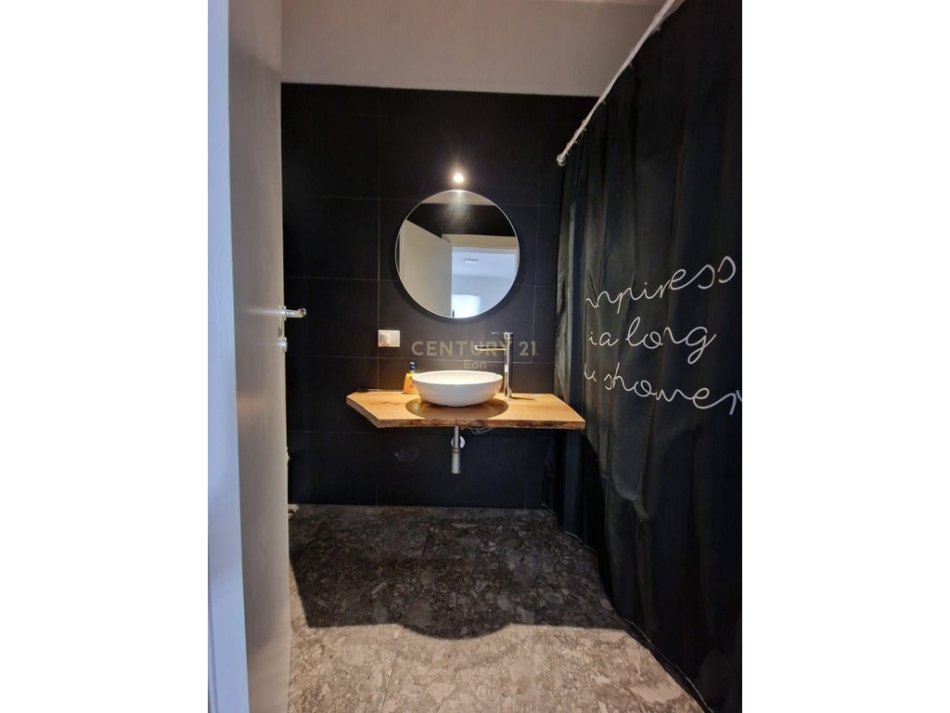 Durres, jepet me qera apartament 2+1 Kati 2, 106 m² 550 € (Bulevart Durres)