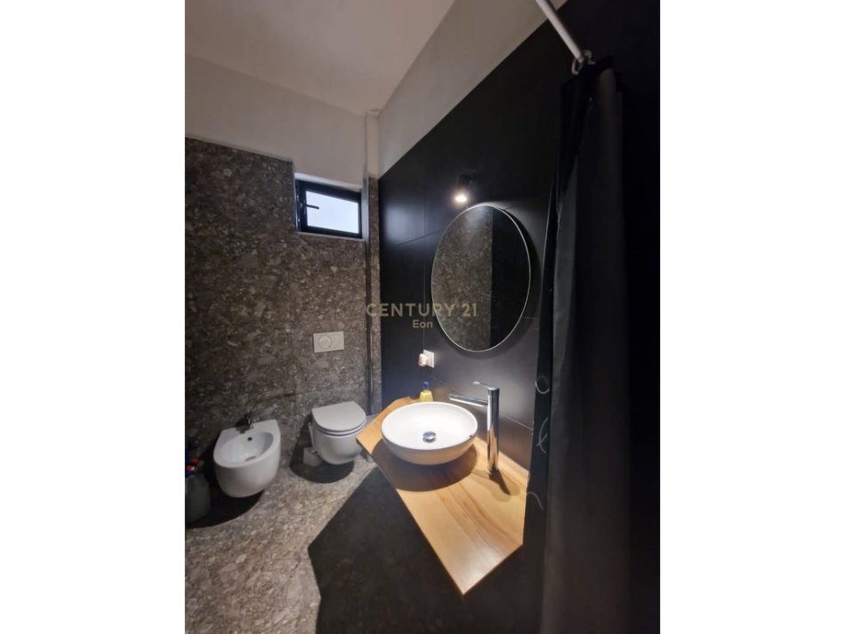 Durres, jepet me qera apartament 2+1 Kati 2, 106 m² 550 € (Bulevart Durres)