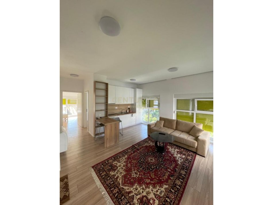 Tirane, jepet me qera apartament 2+1 Kati 4, 85 m² 400 € 