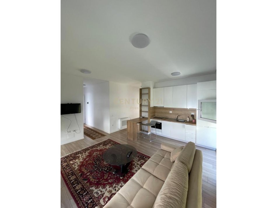 Tirane, jepet me qera apartament 2+1 Kati 4, 85 m² 400 € 