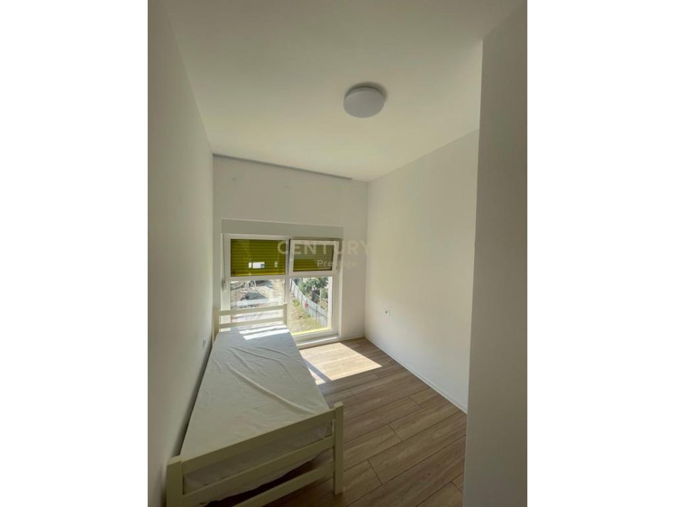 Tirane, jepet me qera apartament 2+1 Kati 4, 85 m² 400 € 