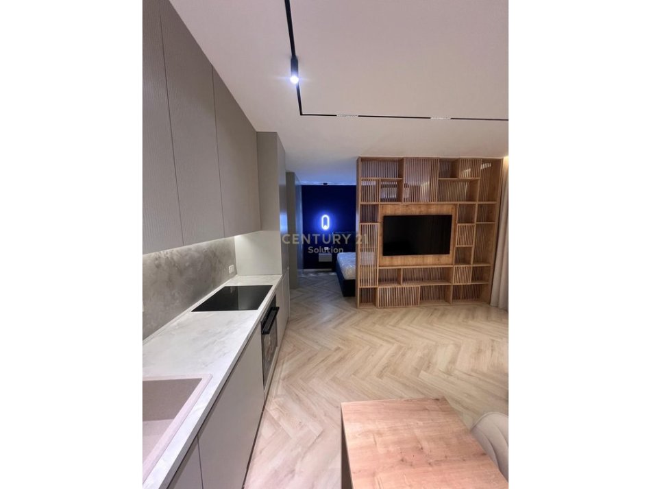 Tirane, jepet me qera apartament 1+1 Kati 8, 55 m² 800 € (PRANE PAZARIT TE RI)