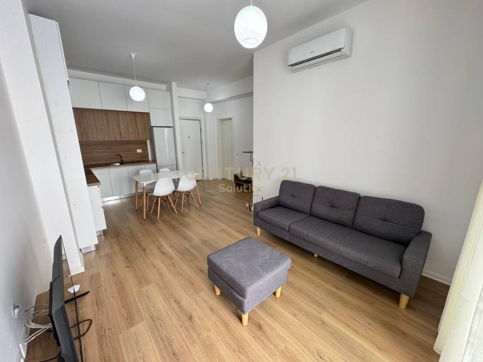 Tirane, jepet me qera apartament 1+1 Kati 5, 60 m² 370 € (Ali Demi)