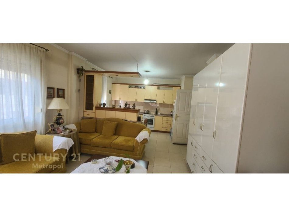 Tirane, shitet apartament 2+1+Ballkon Kati 6, 110 m² 221.300 € (Komuna Parisit)
