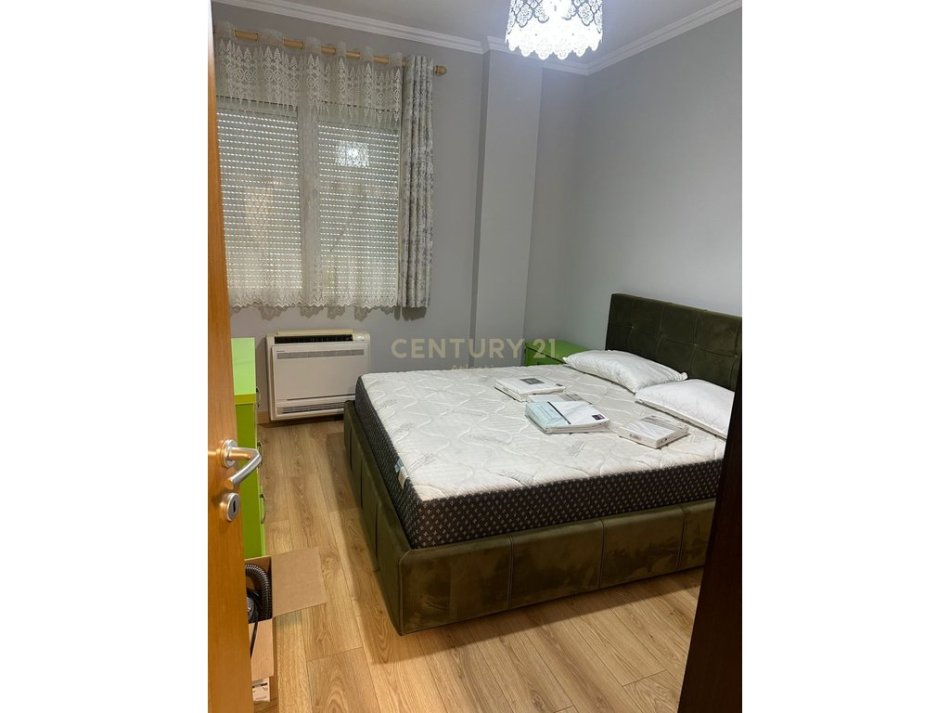 Durres, jepet me qera apartament 3+1+Ballkon Kati 4, 130 m² 1.200 € (Liqeni i Thatë, Tirane!)