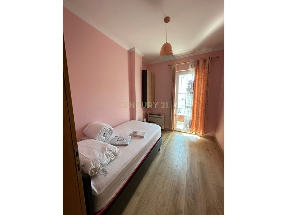 Durres, jepet me qera apartament 3+1+Ballkon Kati 4, 130 m² 1.200 € (Liqeni i Thatë, Tirane!)