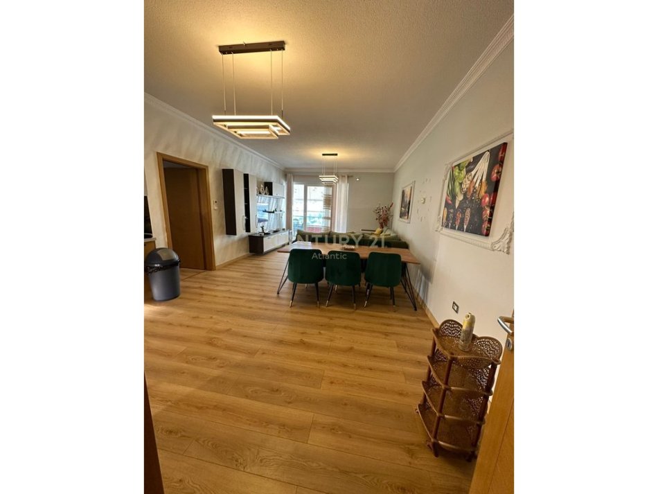 Durres, jepet me qera apartament 3+1+Ballkon Kati 4, 130 m² 1.200 € (Liqeni i Thatë, Tirane!)