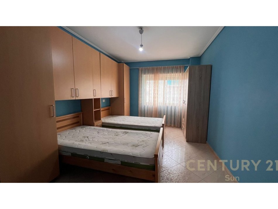 Tirane, shitet apartament 2+1+Ballkon , 98 m² 190.000 € (Ish Parku)