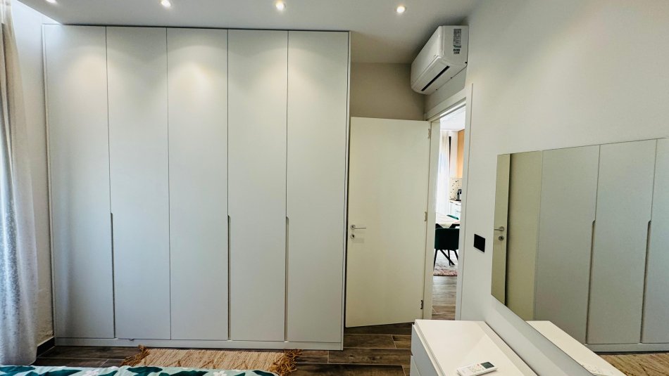 Tirane, jepet me qera 1+1 Kati 2, 75 m² 850 € (Teg)