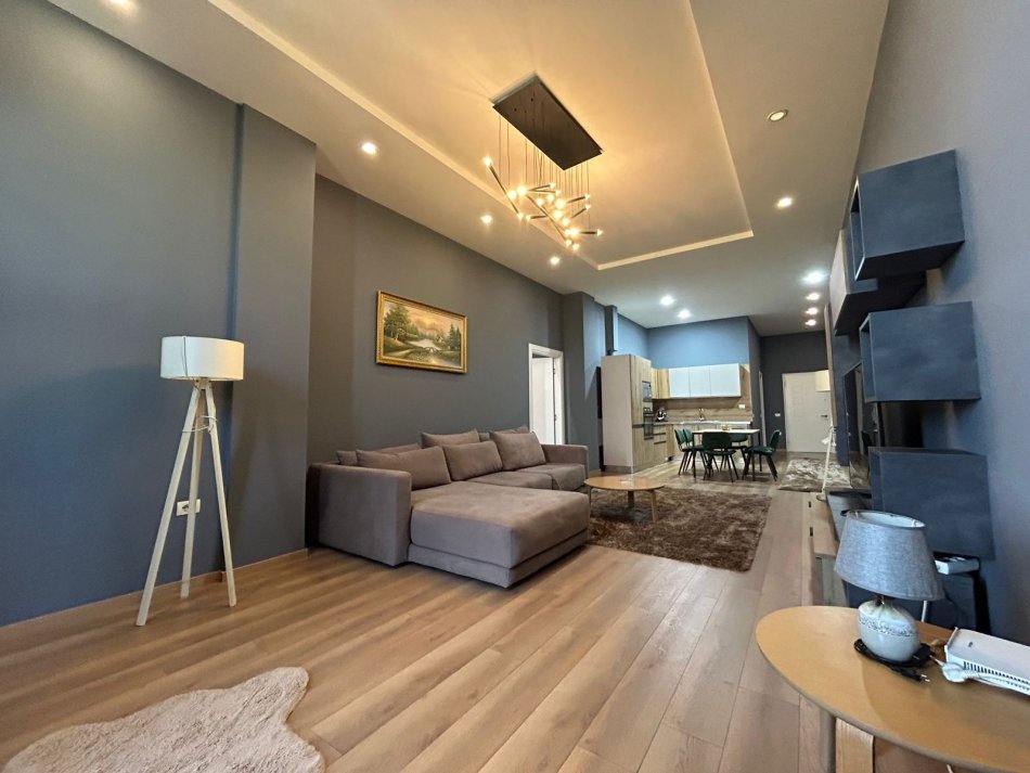 Super Apartament me qera tek Liqeni i Thate (650 Euro)