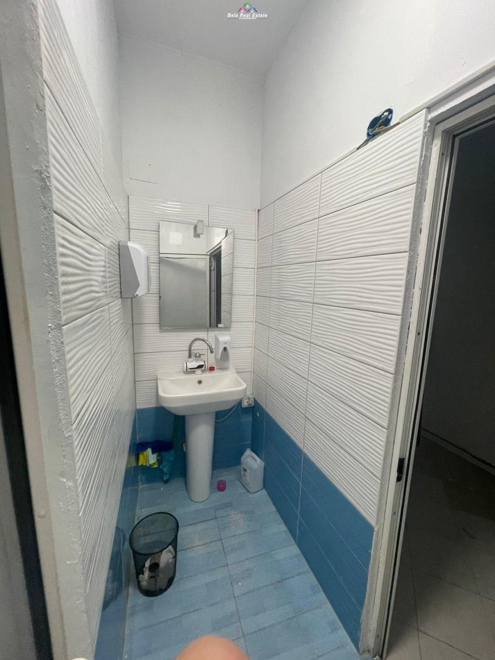 Tirane, jepet me qera zyre Kati 2, 308 m² 4.000 € (shallvare)