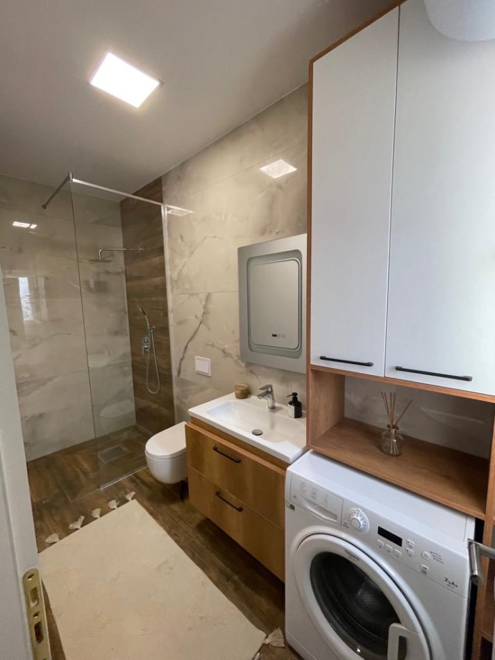 Tirane, jap me qera garsonier Kati 1, 30 m² 400 € (Ramazan Bogdani, mbrapa bllokut te magazinave)