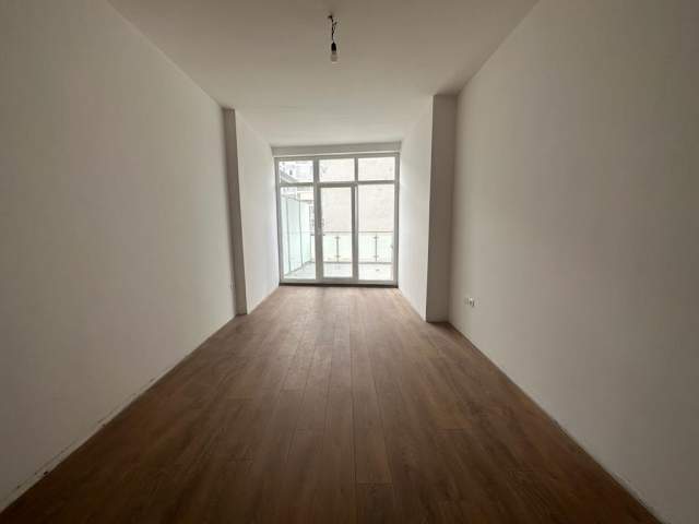 Tirane, jepet me qera ambjent biznesi Kati 5, 130 m² 1.300 Euro (Tish Dahia)
