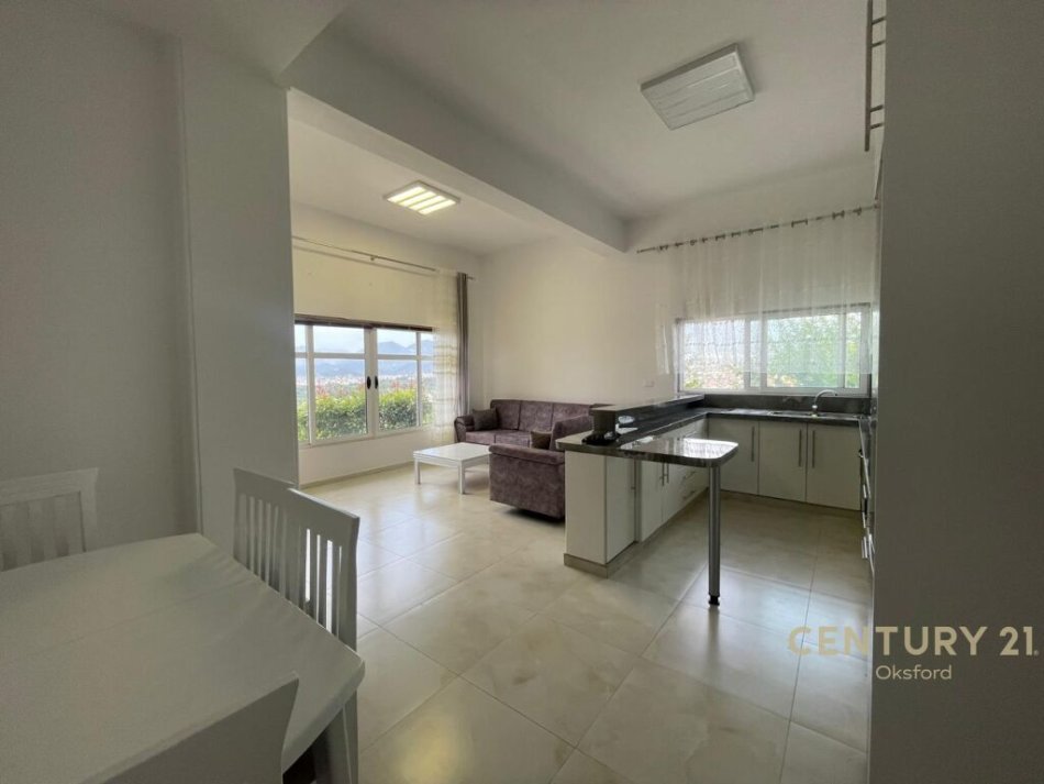 Tirane, jepet me qera apartament 3+1+Aneks+Ballkon Kati 1, 120 m² 750 € (Sauk i vjeter , Pamja)