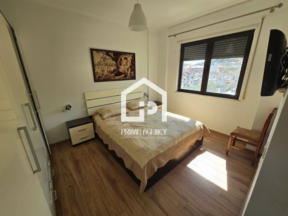 OKAZION: Tirane, shitet 3+1+Aneks+Ballkon Kati 3/ 195.000 € (KOMBINAT)
