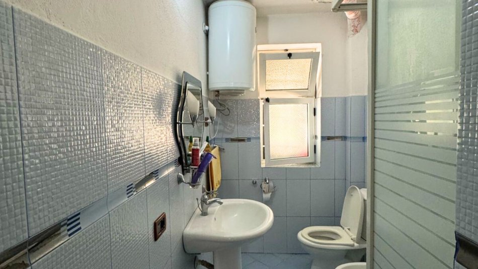 Kavaje, shitet apartament 3+1+Ballkon Kati 3, 95 m² 62.000 € (Shetitorja ,"Indrit Cara", Kavaje)