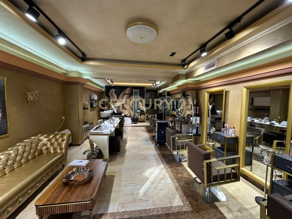 Tirane, shitet ambjent biznesi Kati 0, 57 m² 180.000 € (porcelan)