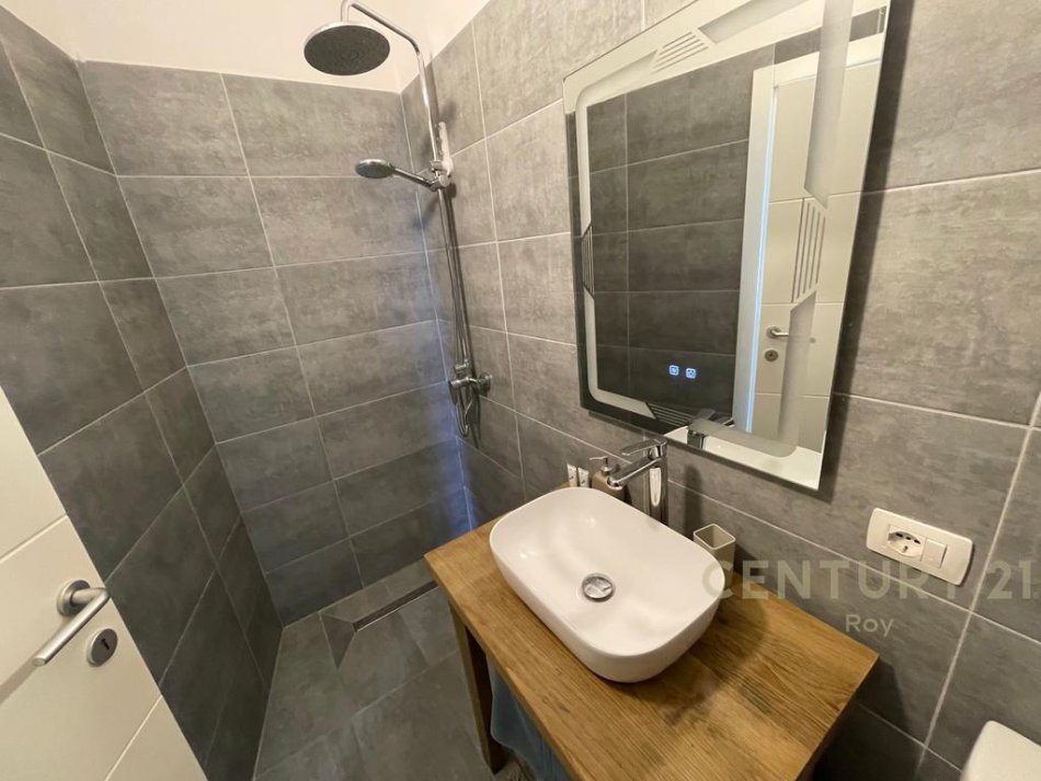 Golem, shitet 1+1 Kati 15, 50 m² 49.000 € (Shkembi Kavajes Kamelia)