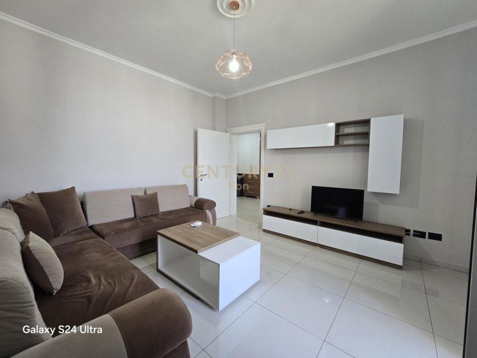 Durres Plazh, jepet me qera apartament 1+1 Kati 3, 65 m² 350 € (Plazh Durres)