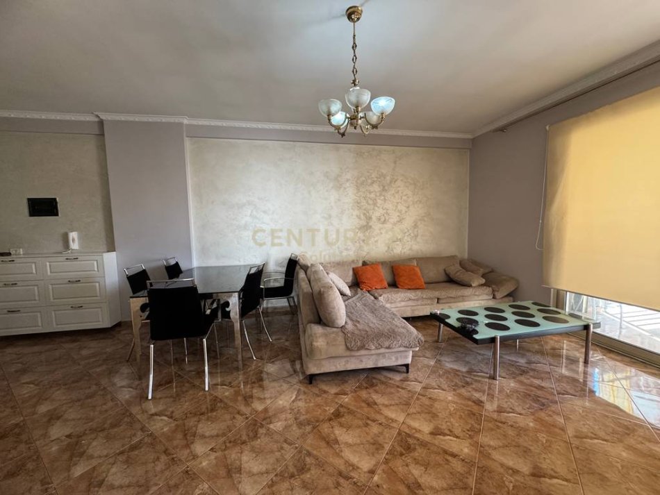 Tirane, jap me qera 2+1 Kati 4, 100 m² 500 € (Astir)