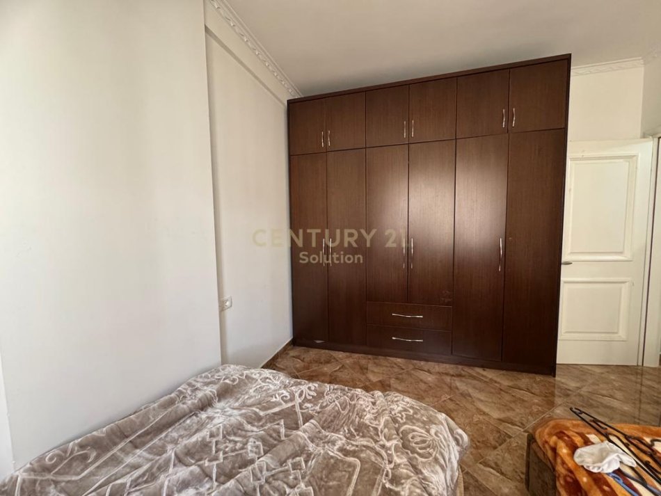 Tirane, jap me qera 2+1 Kati 4, 100 m² 500 € (Astir)