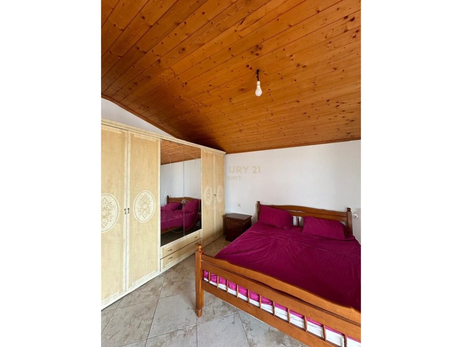 Tirane, jepet me qera apartament 1+1 Kati 3, 80 m² 300 € (Rr. Marie Kraja)