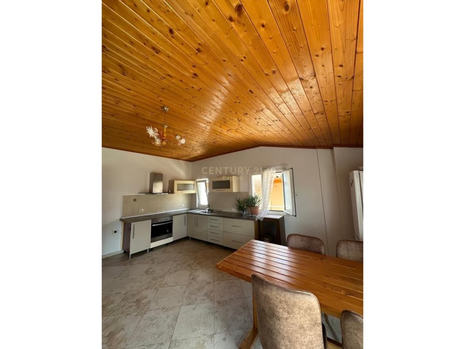 Tirane, jepet me qera apartament 1+1 Kati 3, 80 m² 300 € (Rr. Marie Kraja)