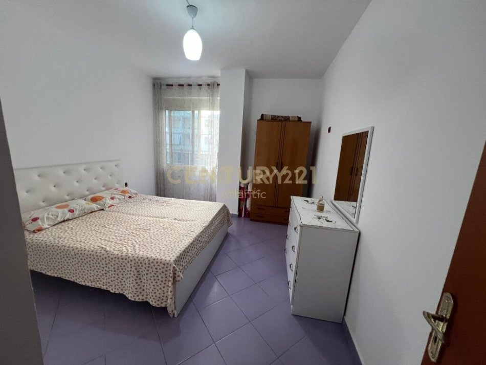 Durres Plazh, jepet me qera apartament 1+1 Kati 3, 62 m² 400 € (Plazh Rrota Kuqe)