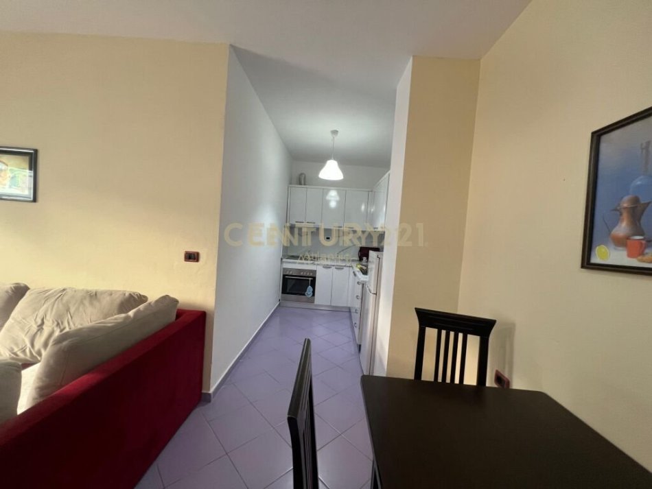 Durres Plazh, jepet me qera apartament 1+1 Kati 3, 62 m² 400 € (Plazh Rrota Kuqe)