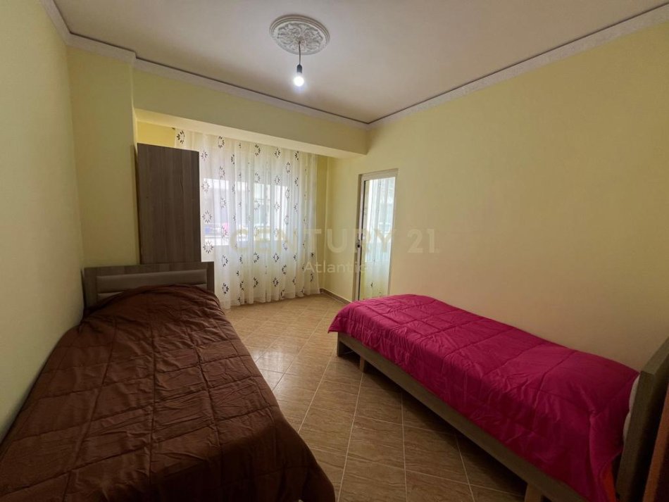 Durres, jepet me qera apartament 2+1 Kati 2, 122 m² 600 € 