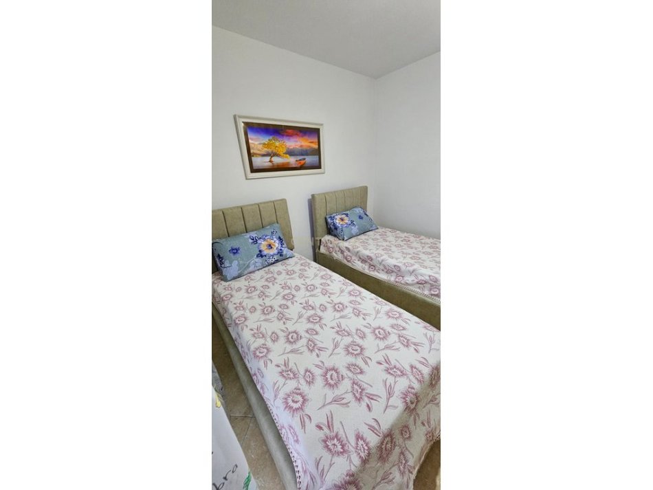 Durres Plazh, jepet me qera apartament 1+1+Ballkon Kati 2, 105 m² 600 € (Stacioni I Pare Plazh)