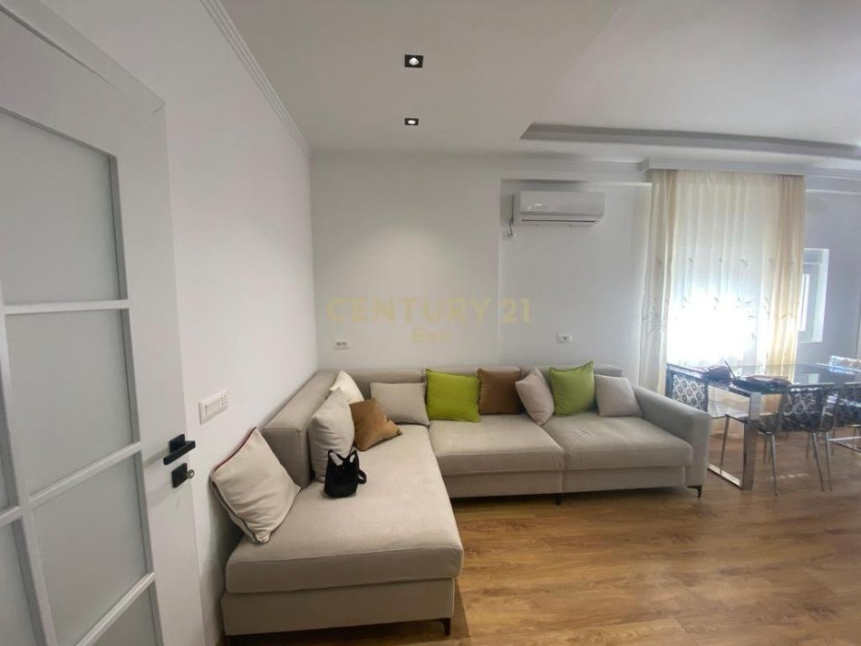Durres, jepet me qera apartament 2+1 Kati 4, 62 m² 400 € (Aleksander Goga Durres)