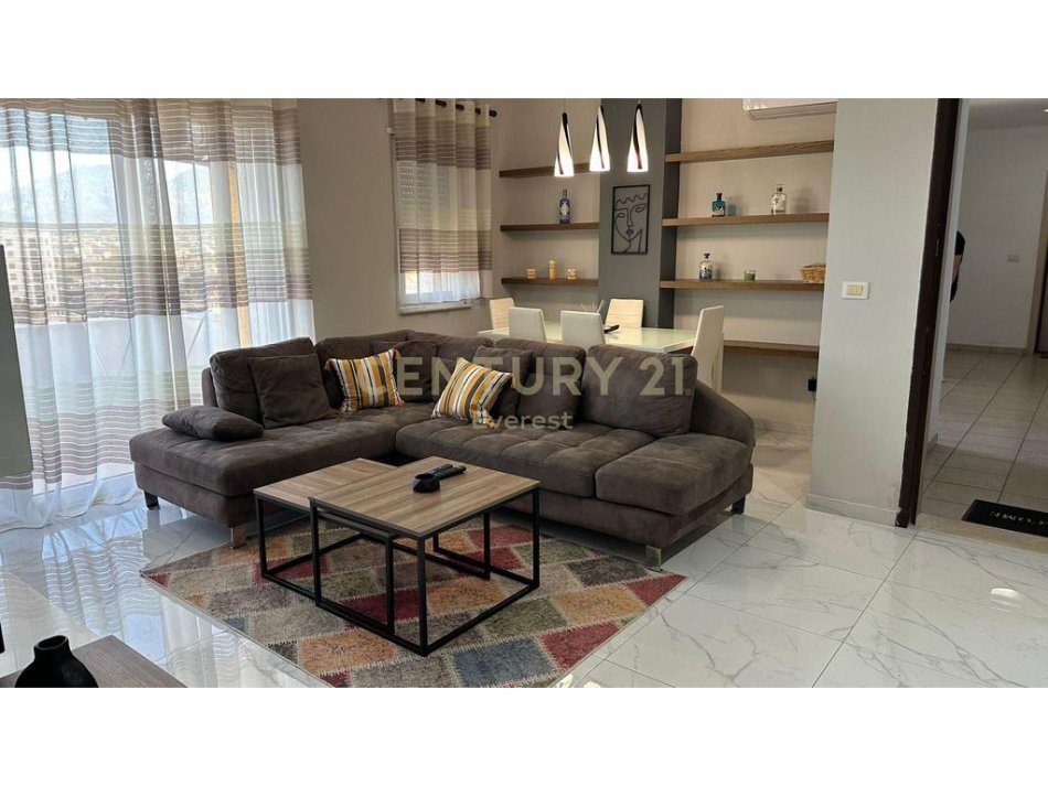 Tirane, jepet me qera apartament 2+1 Kati 7, 75 m² 550 € (Rr.Veli Dedi)