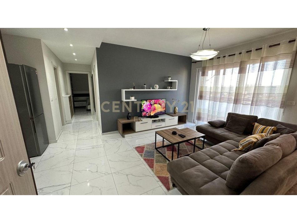 Tirane, jepet me qera apartament 2+1 Kati 7, 75 m² 550 € (Rr.Veli Dedi)