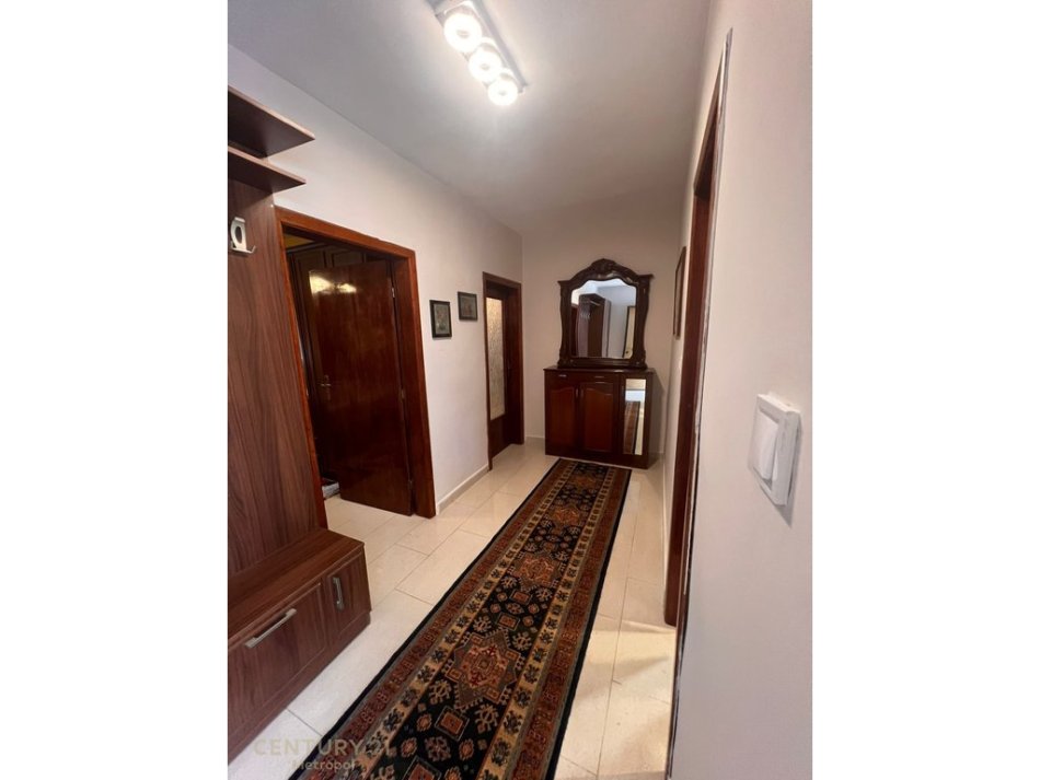 Tirane, jepet me qera apartament 1+1 Kati 6, 74 m² 500 € (Bulevardi I Zogu i Pare)