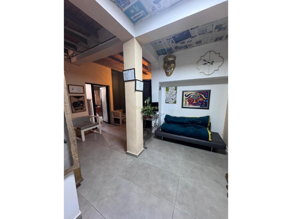 ambient biznesi në Myslym Shyr – buze rruge, me hyrje të dedikuar!! 300 m² 2.000 € (Myslym Shyri)