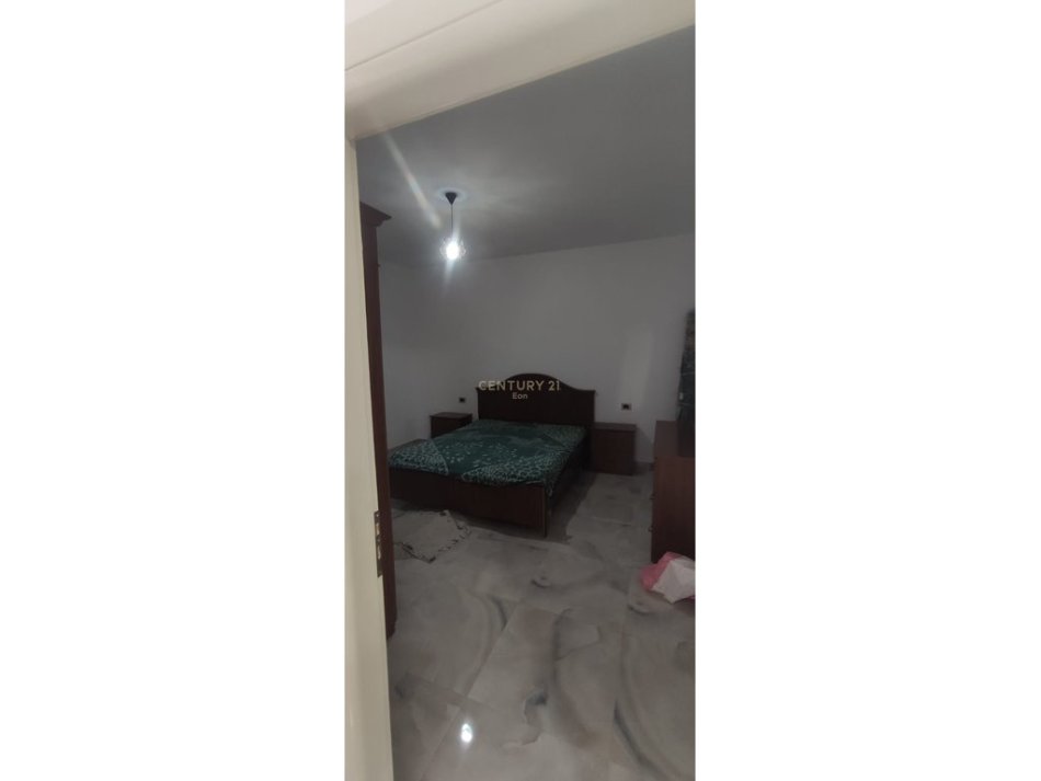 Durres, jepet me qera shtepi 2+1 Kati 1, 125 m² 350 € (Ish Kenet)