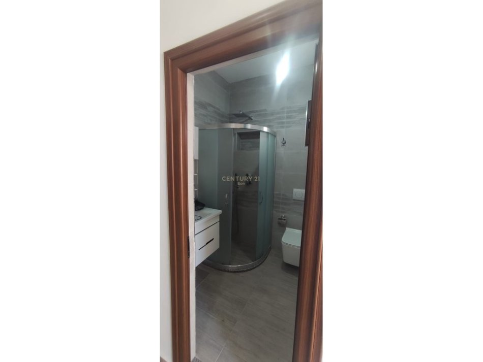 Durres, jepet me qera shtepi 2+1 Kati 1, 125 m² 350 € (Ish Kenet)