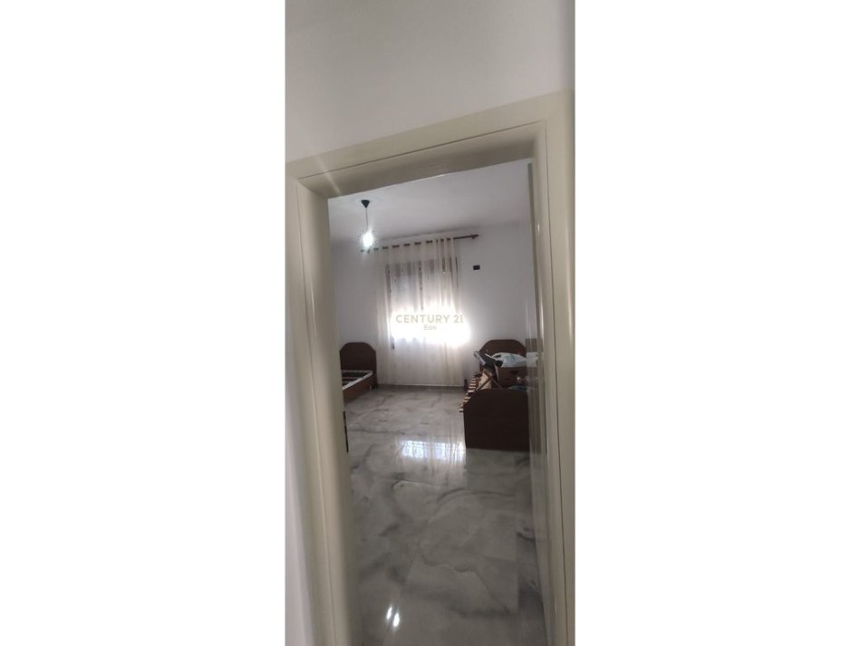 Durres, jepet me qera shtepi 2+1 Kati 1, 125 m² 350 € (Ish Kenet)