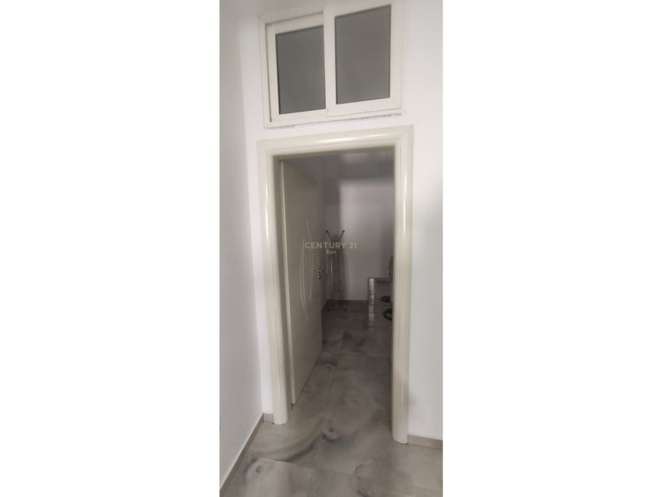 Durres, jepet me qera shtepi 2+1 Kati 1, 125 m² 350 € (Ish Kenet)