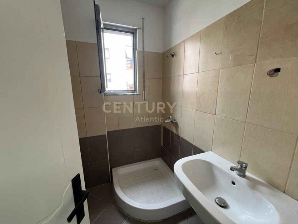 Durres Plazh, shitet apartament 2+1+Aneks+Ballkon Kati 1, 115 m² 135.000 € (Plazh Durres)