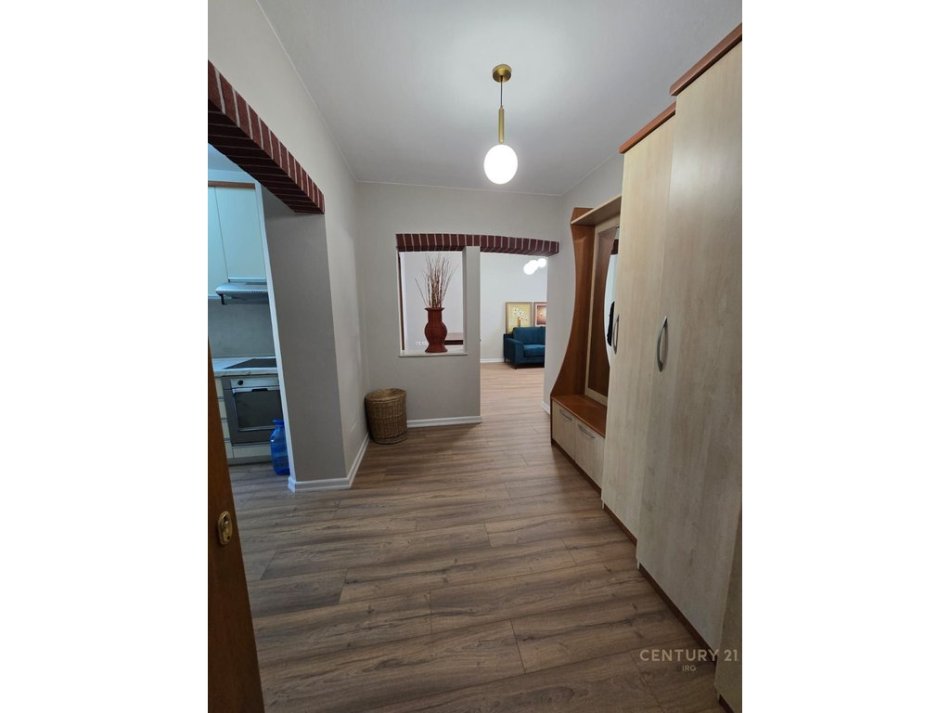 Tirane, jepet me qera apartament 1+1 Kati 3, 60 m² 500 € (ali demi)