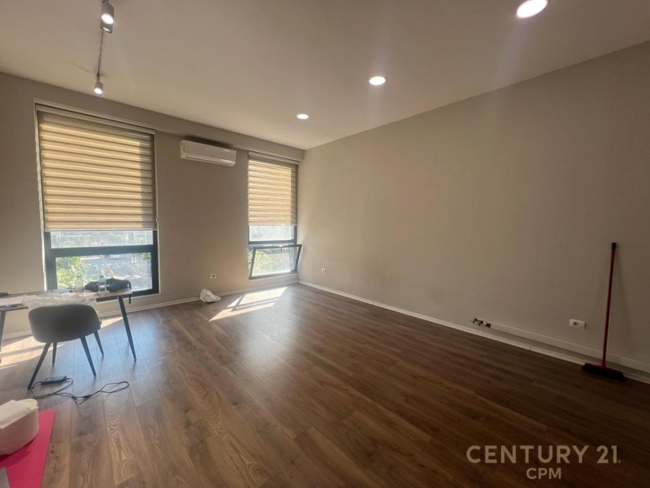 Tirane, jepet me qera apartament 1+1 , (rezidenca Erli, Porcelan)